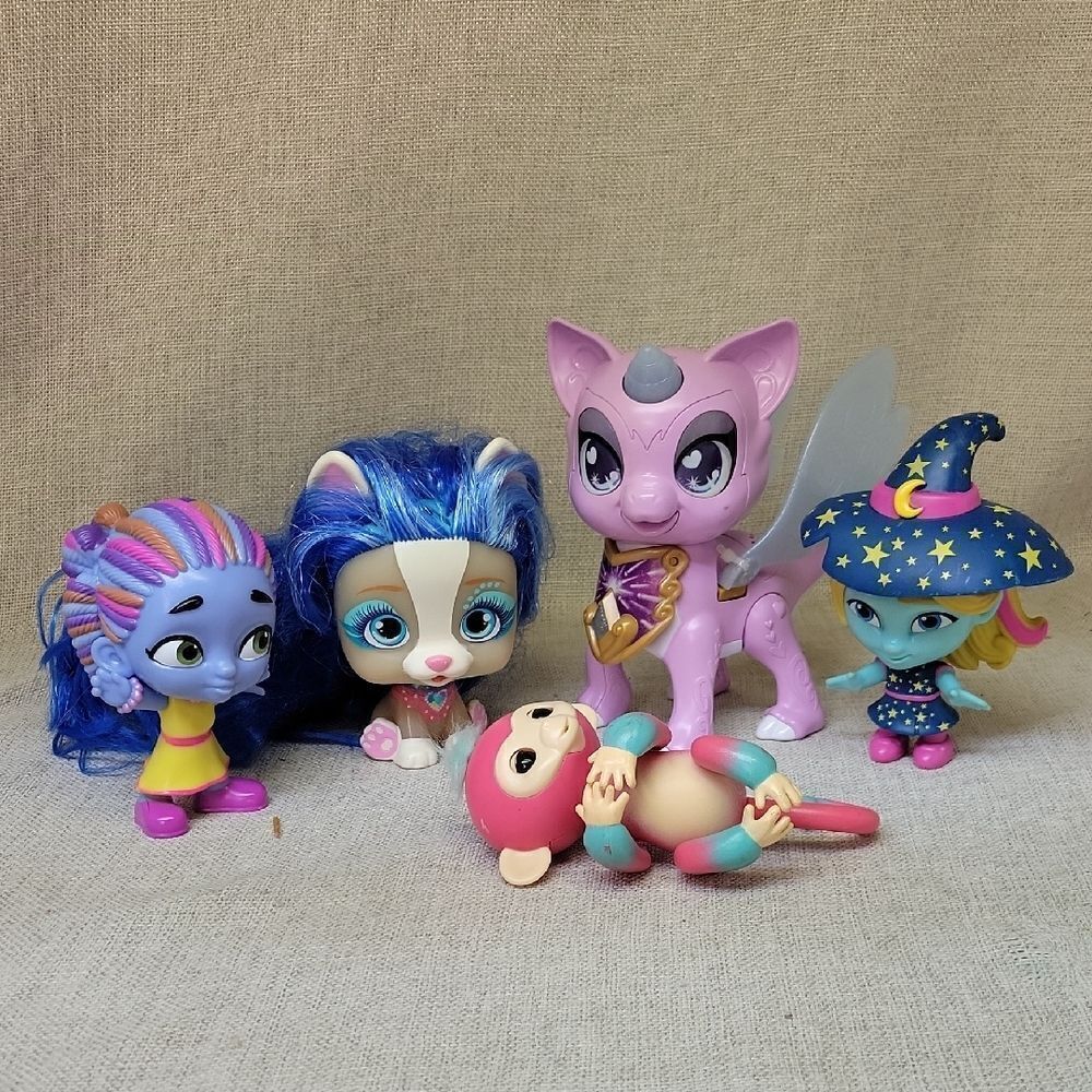 Hasbro SUPER MONSTERS Netflix‎ Monster Up, Vtech Myla, Fingerling Monkey